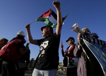 Chilean voters reject conservative-written constitution; will continue to run on Pinochet-era set of laws