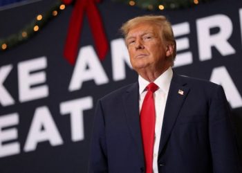 Trump’s Republican White House rivals rally around the former president in ballot battle