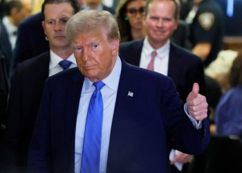 Trump seeks pause of federal election trial to challenge immunity ruling