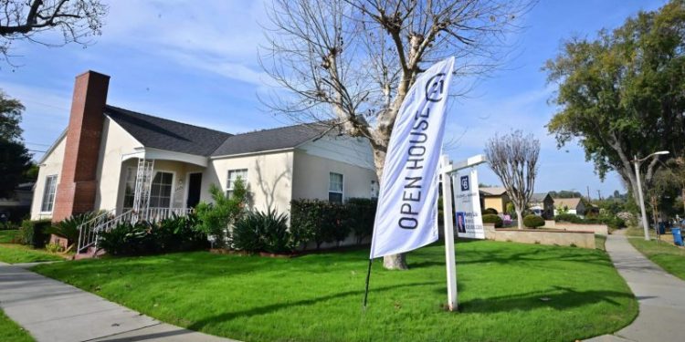 December home sales slump to close out their worst year since 1995