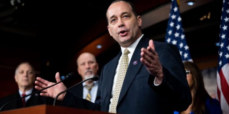 GOP rebels plunge House into chaos amid mutiny over government shutdown deal