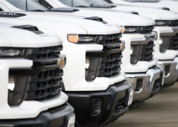 GM expands North America recall for potentially faulty tailgates to 820,000 trucks