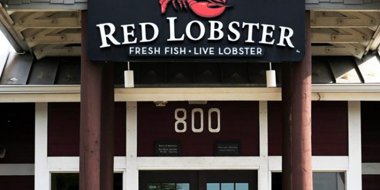 It wasn’t the endless shrimp that pinched Red Lobster. How private equity rolled the seafood chain.