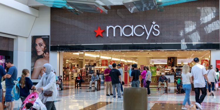 CB Consumer Index shows US confidence is waning, signals a US recession again