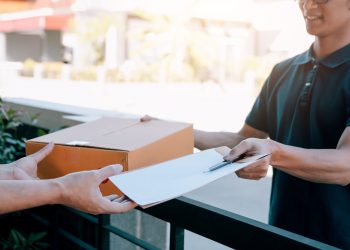 Apollo to acquire UK parcel delivery company Evri for £2.7 billion