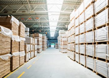 Lineage’s Nasdaq debut sees 5% rise, raising $4.4 billion amid aggressive growth strategy