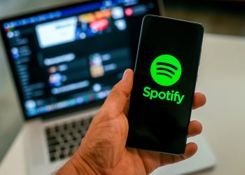 Goldman Sachs elevates Spotify price target to $425 after strong Q2 earnings: Should you invest?