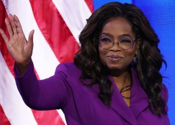 Oprah Winfrey makes surprise DNC appearance to rail against man she once considered running for office with