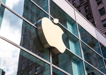 Did Apple’s slow AI progress prompt Buffett to sell?