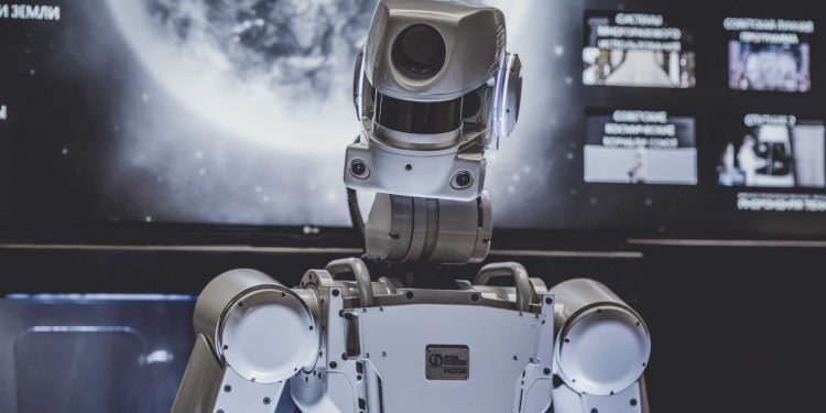 Memeinator vs Bonk: should you bet on the new crypto contender MMTR?