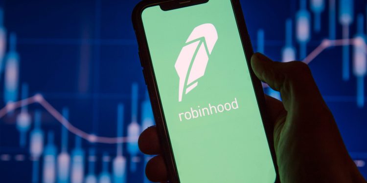 Piper Sandler raises Robinhood’s rating to ‘Overweight’ and price target to $23: Should you buy?