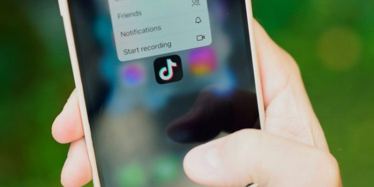 Tim Walz wouldn’t call for TikTok ban on government devices even though over 75% of other states did