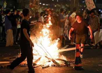 Biden, Harris to meet with US hostage deal negotiating team as major protests erupt in Israel