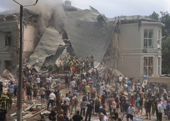 Biden admin faces mounting pressure to allow Ukraine to strike inside Russia with US missiles