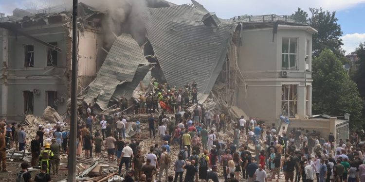 Biden admin faces mounting pressure to allow Ukraine to strike inside Russia with US missiles