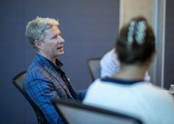 Legal experts question Harris’ backing from donors with government ties