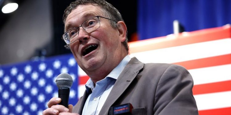 Massie drops colorful analogy opposing foreign aid, mocks Speaker Johnson with AI-generated image