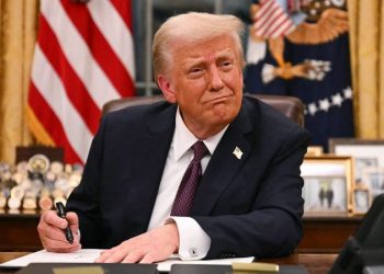 Trump brings back Diet Coke button to White House Oval Office