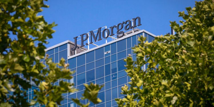 Why are major banks like JPMorgan, Citi, and BofA leaving Net-Zero Banking Alliance?