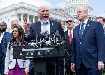 GOP rebels mutiny against House leaders as Trump budget bill talks hit impasse