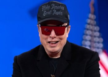 Federal workers who fail to return to office will be placed on administrative leave, Musk states