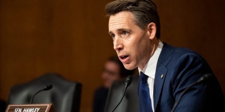 Josh Hawley believes his bill can stop ‘resistance’ judges from ‘provoking a crisis’