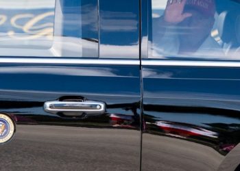 Trump signs executive order making English official language of US