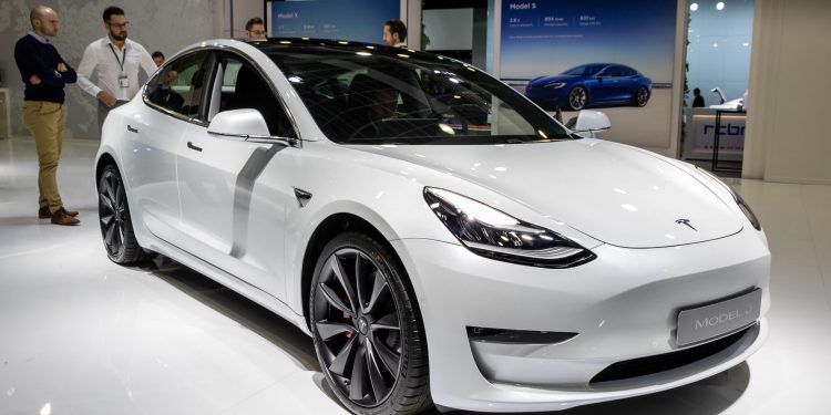 After Wednesday’s record rally, Tesla stock falls 6% today as analysts cut price targets