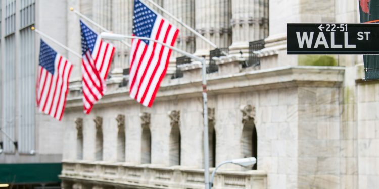 Dow slips 1,700 points, while S&P sheds Wednesday’s gains; big tech, bank stocks see steep declines