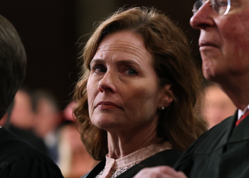 Elon Musk, conservatives drag Trump-appointed justice following Venezuelan deportations ruling