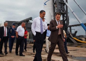 FLASHBACK: Unearthed photo shows smiling Obama touring SpaceX alongside ‘Nazi nepo baby’ Elon Musk