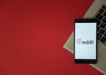 Reddit is attracting ad dollars: will RDDT shares rally further in 2025?