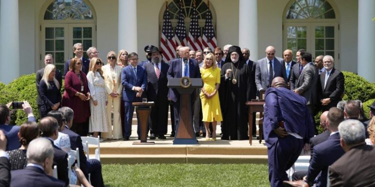 Trump executive order stands up presidential religious liberty commission