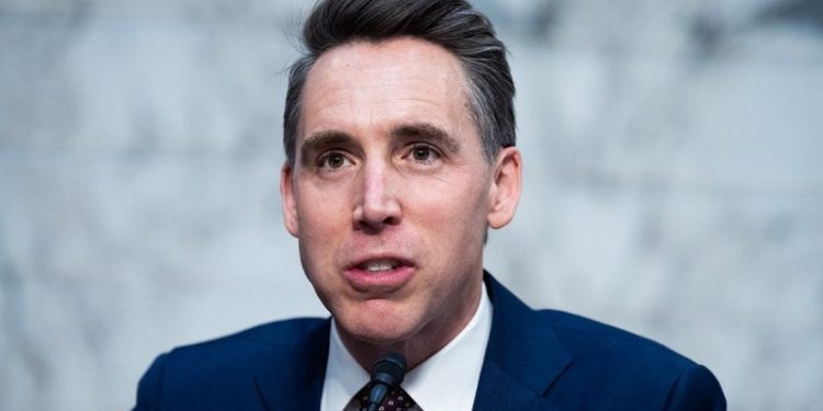 Republican senator teams up with Democrat to push $15 per hour minimum wage plus annual inflation increases