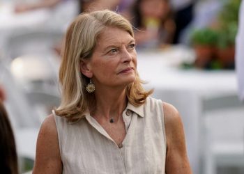 Republican senator calls caucusing with Democrats an ‘interesting hypothetical’