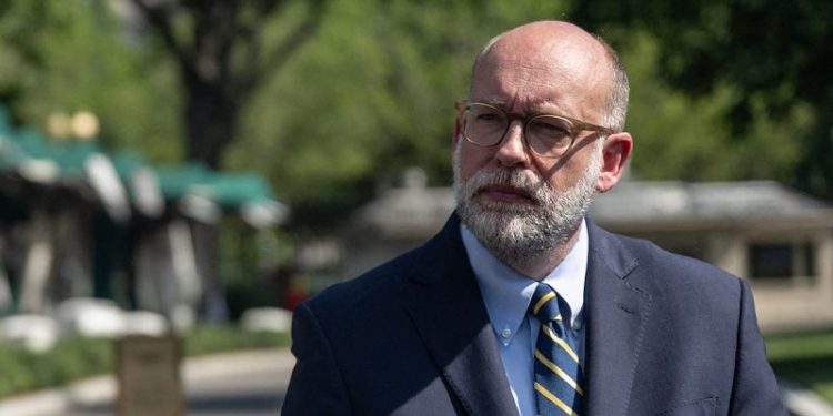 ‘Irrelevant’: Senators push back against Vought’s call for more partisan spending process