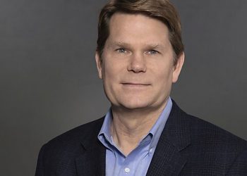 A Retired FBI Agent’s Advice on Fighting Authoritarianism