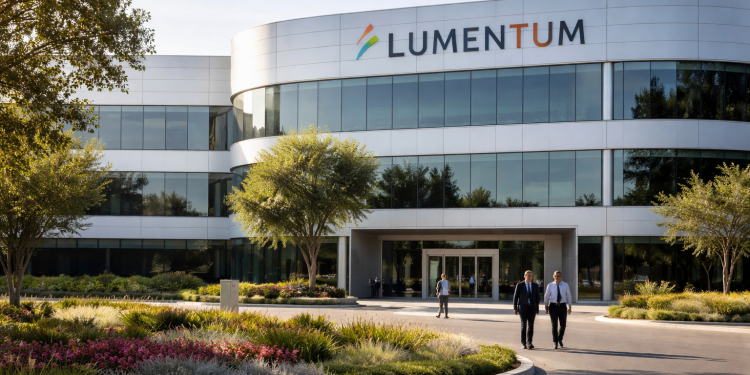 Lumentum stock: Wyckoff Theory points to a steep crash soon