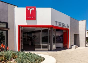 Tesla stock slides 2% as regulatory risks, robotaxi doubts mount