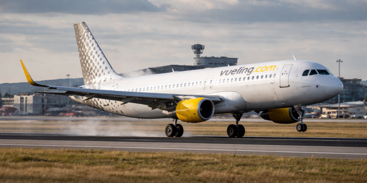 IAG share price analysis as jet fuel costs surge: buy or sell?