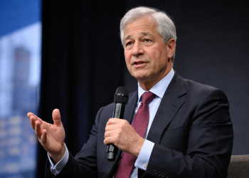 Evening digest: Bitcoin dips, Jamie Dimon warns on AI job risks