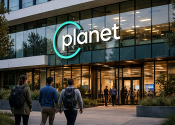 Planet Labs stock on edge ahead of earnings: will it drop 20%