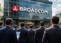Broadcom stock price bullish flag points to more gains after the Anthropic deal