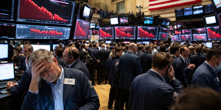 Fundstrat strategist says US stocks may have bottomed