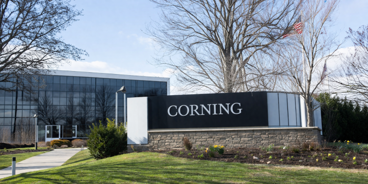 Soaring Corning stock price faces two major risks
