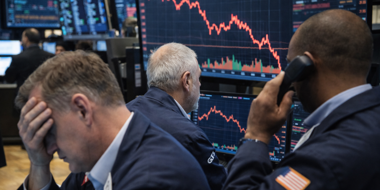 Dow Jones falls 253 points as Iran tensions, earnings weigh mood