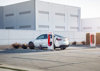 Elon Musk’s Tesla registers AI voice assistant in China