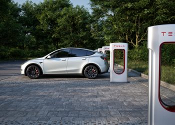 Tesla stock jumps ahead of earnings: will the climb continue after?