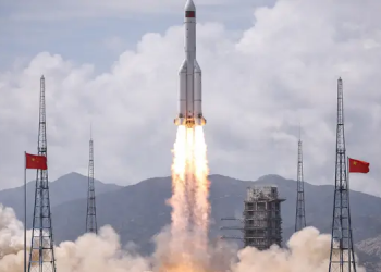 SpaceX moves closer to IPO, plans investor roadshow in june