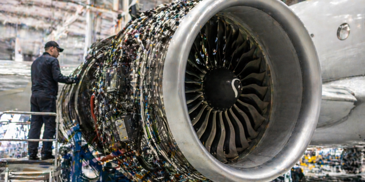 GE stock falls 4% despite earnings beat on fuel costs, weak outlook